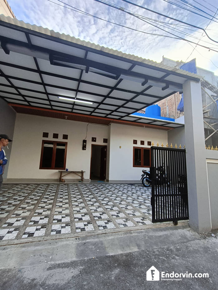 DI SEWAKAN RUMAH KAWASAN TEBET BISA UNTUK KANTOR DAERAH JAKARTA SELATAN