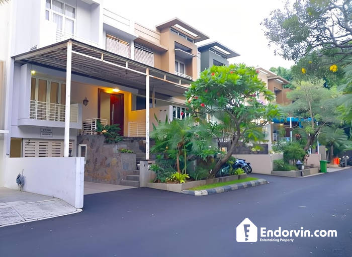 DISEWAKAN RUMAH FULL FURNISH – SIAP HUNI Lokasi Premium Dekat kampus UNAS - SMA Negri 28 jatipadang Pasar Minggu Jak-sel