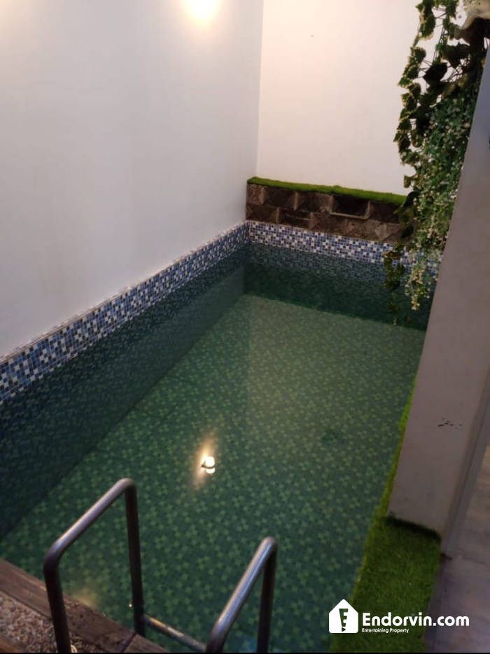 Jual Rumah Rawamangun + Kolam Renang 