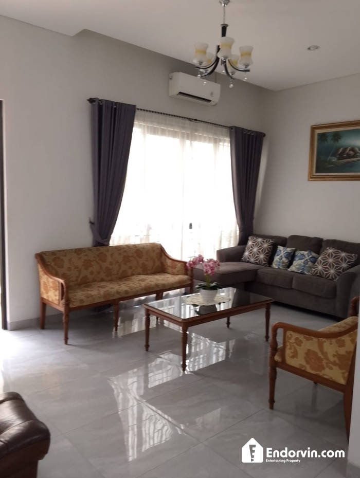 Di Sewa Rumah Full Furnish Kawasan Pejaten Barat 
