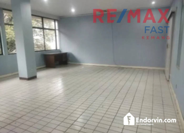 Disewakan Ruang Kantor 96m2 di Mampang Prapatan Jakarta Selatan – Akses Jalan Utama, Include Service Charge