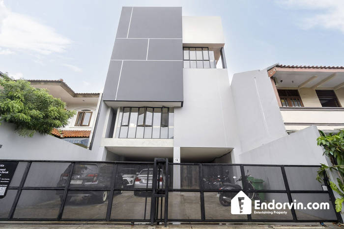 Dijual Kost 5 Lantai dengan lokasi SUPER STRATEGIS, hanya 5 menit jalan kaki ke Universitas Binus