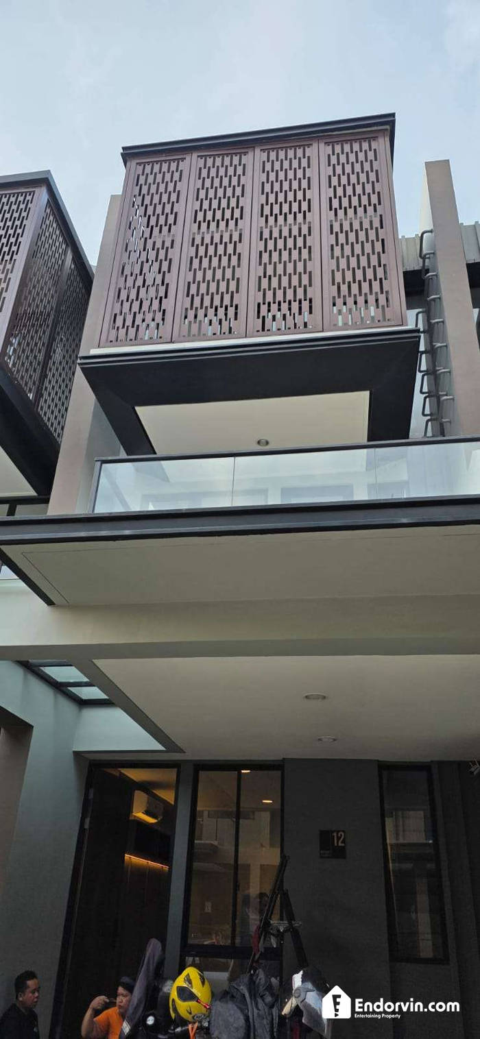 Rumah Brand New Full Furnished Siap Huni,  Tinggal Bawa Koper Di Kawasan Terdepan Cilandak Dekat MRT 
