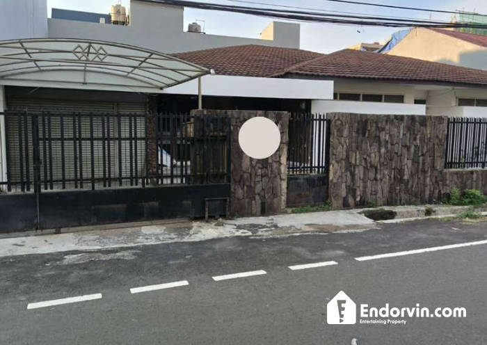 Disewakan Rumah Area Cempaka Putih Lingkungan Tenang Dan Akses Row 2 Mobil