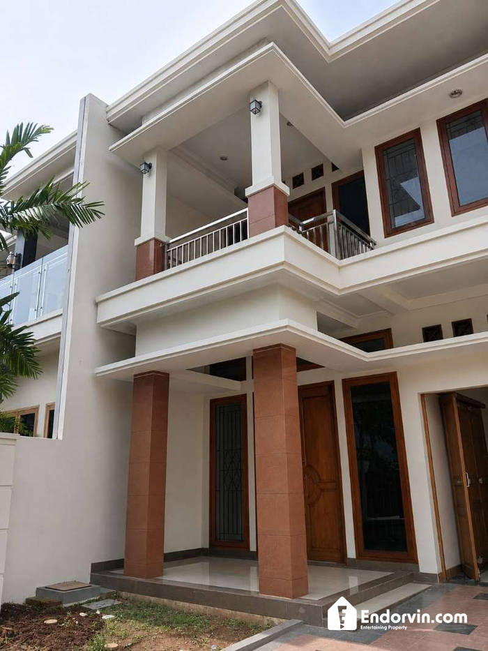 DI SEWA KAN RUMAH UNTUK HUNI DAERAH CEMPAKA PUTIH 