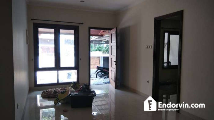 DISEWAKAN RUMAH COCOK UNTUK KANTOR DAERAH PANCORAN JAKARTA SELATAN