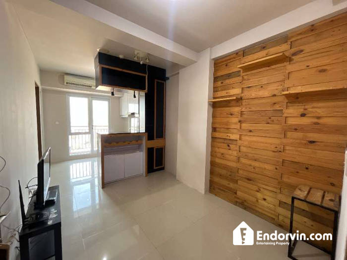 Disewakan 2BR Full Furnish Oak Tower B – View Jalan, Morning Sun, Akses Dekat Hulte Busway, Lt.18  Pulo Gadung