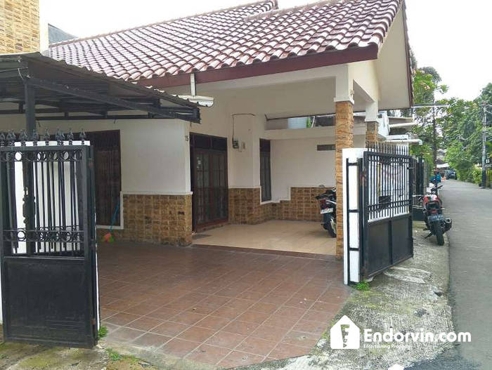 Rumah Disewa – Bisa Untuk Kantor, Kawasan Strategis Tebet, Jakarta Selatan