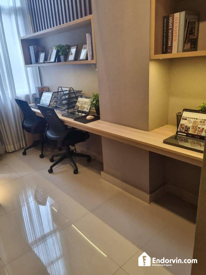 Dijual Unit SOHO (Small Office) Furnished Di Apartment Apple 1 Condovilla Jatipadang Jaksel